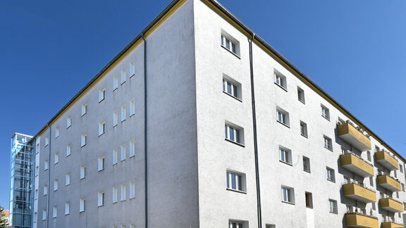 Studentenappartements in der Bornsdorfer Straße, Außenansicht.