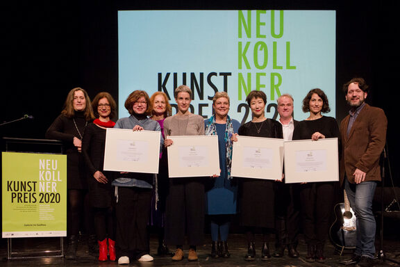 Jury und Preisträger des Neuköllner Kunstpreis 2020 bei der Preisverleihung